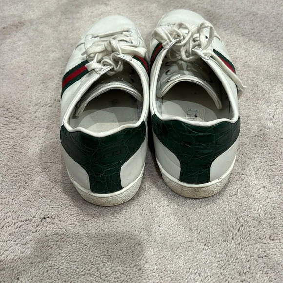 Gucci Sneaker. Previously loved and very comfortable. Iconic style. - Picture 4 of 12